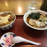 山田うどん - 料理