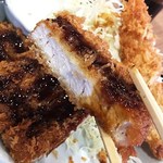 豚屋とん一  - 衣はサクサクで中の肉はとっても柔らかい。