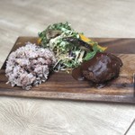 カフェ クルクル - 雑穀ご飯プレート 1200+税 ハンバーグと旬野菜のグリルプレート デミグラスソース