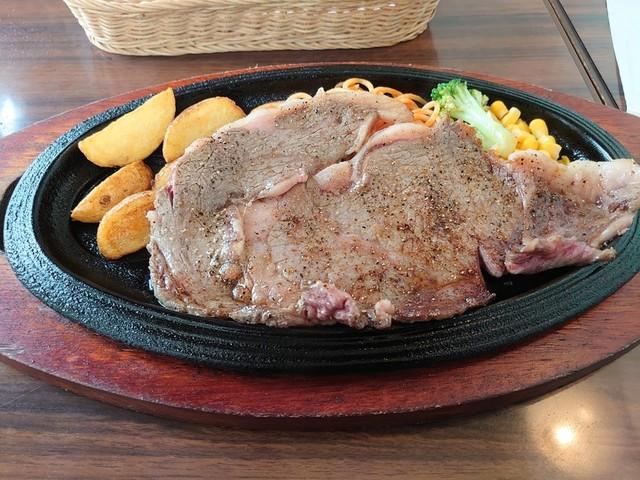 くれよん みそかつステーキ 新潟市その他 とんかつ 食べログ