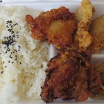 からあげ本舗 かたに商店 - あい盛り弁当