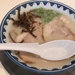 Tsukino Usagi - とんこつラーメン  630円