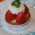 ケーキと焼き菓子の店 旬菓房 ふりあん - 苺とガレット