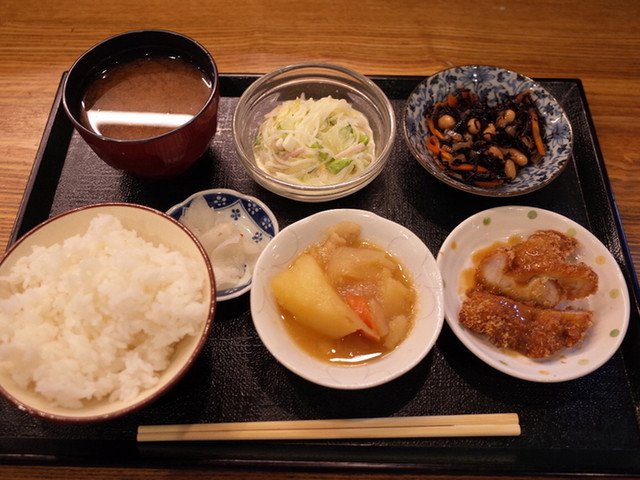 ごはん おくだ 山ノ内 定食 食堂 食べログ