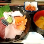 居酒屋革命 酔っ手羽 - 酔っ手羽 葛西店 毎日限定5食 本日の海鮮丼 税込750円