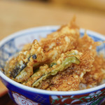 Yanagiya - "炸魷魚蓋澆飯（いかてんどん）"、茄子（なすび）＋靑椒（ピイマン）