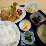 食事処 ときわ - エビフライ・チキンカツの昼定食500円