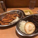 ゴーゴーカレー - ロコモカレー・チキンカツ・らっきょう