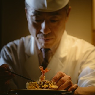 職人が手掛ける厳選した旬の食材を使った天ぷら