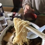 金沢屋西駅前 - 麺アップ