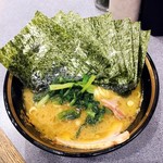 家系総本山 ラーメン 吉村家 - ラーメン710円麺硬め。海苔増し50円。