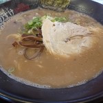 羽釜豚骨二代目けんのすけ - ・ラーメン 620円