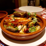 Bar Saude - 松川カレイとエビ、アサリのカルディラーダ（トマト煮）2.400円