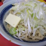 ラーメン二郎 - バター派別盛りだと味変が楽しみやすいかも