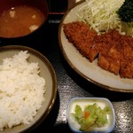 丸和 - とんかつ定食