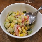 ハンバーグ&ステーキ WAZN - このサラダが好き！