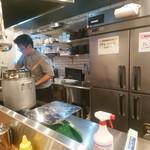 ハンバーグ&ステーキ WAZN - オープンキッチン