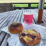 ブリアン - ぶどうと洋梨のパン、小倉あんぱん