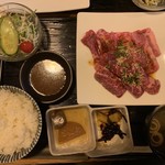 ぴこぴこ精肉店 春日 - 