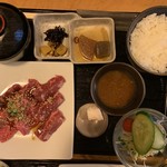 ぴこぴこ精肉店 春日 - 