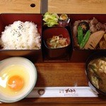 Sukiyaki Kappou Katou - すきやき重 1,050円＋生卵 50円