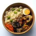 小腹満たし処 あこう屋 - 鯛めし弁当　(税込)650円　札を取り開封！　※角度を変えて撮影（2019.09.22）