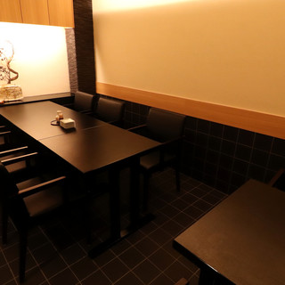 当店はカウンターを除き全部屋完全個室となっております。