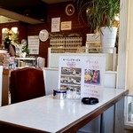 サンライズ - テーブル席