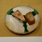 すし処 睦月 - 鯖と鰆の燻製からし添え