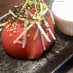 京都の日本酒とおでん べろべろばー - 丸ごとトマトのサラダ        550円