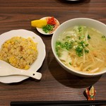 ベトナム料理 スアン - 海鮮フォーと半チャーハン