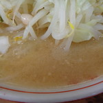 ラーメン二郎 - スープ