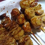 鳥ぷろ - 料理写真:鶏皮、つくね、もも