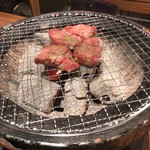 炭火焼肉 TAKIBI - 厚切りタン