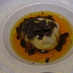 エクアトゥール - フォアグラ／スモークしたフォアグラロールキャベツとトリュフのエマンセ