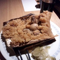 Az/ビーフン東 大阪店 - バーツァン中身　豚三枚肉　鶉卵　落花生　干シイタケ.JPG