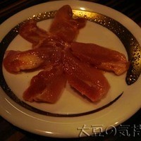 焼肉一頭両騨 町田本店 - 鶏ももの塩焼き