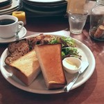 パーラー江古田 - トーストセットよく焼き。セットパンは、ゆめかおりのカンパーニュ、フルッタ、カシューナッツ黒胡椒 各2スライス。おいしくて大好き☆また行きます！20190926