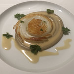 Mirazur - ボルディゲーラ（イタリア）のイカ ポテト モルタデッラ バーニャカウダソース