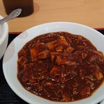 美膳房 - 麻婆豆腐 冷えてる。 が、スパイスはちゃんと入ってる。箸休め的な扱い？