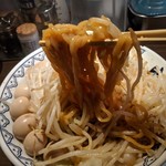 東京豚骨拉麺 ばんから - ツルッとした中太麺