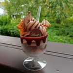 린츠 쇼코라 부티크&카페 가루이자와 푸딩 쇼핑 플라자점 - ソフトクリームショコラ（カップ仕立て）です。(2019年9月)