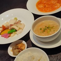 博多華都飯店 - 夜のメニューの華セット。麻婆豆腐と杏仁豆腐も付きます。