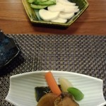 味と和香奈 - お通しと長芋と胡瓜の漬物