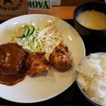 Yao Ki - ハンバーグ・ザンギセット(580円)です。