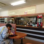 半田屋 - 店内01