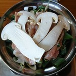 松茸山 丸光園 - 松茸なべ