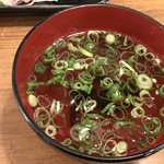 ビストロスタンドフジ - ネギたっぷりワカメのおすまし。