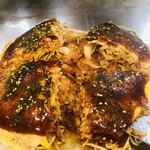 広島スタイル お好み焼 くじら - 十時に割ります