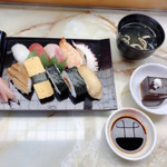 二鶴すし - 盛合せ 1080円